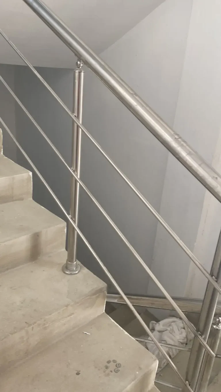 Fabricación de barandillas — Grupo Industrial RobMat, Zona Este