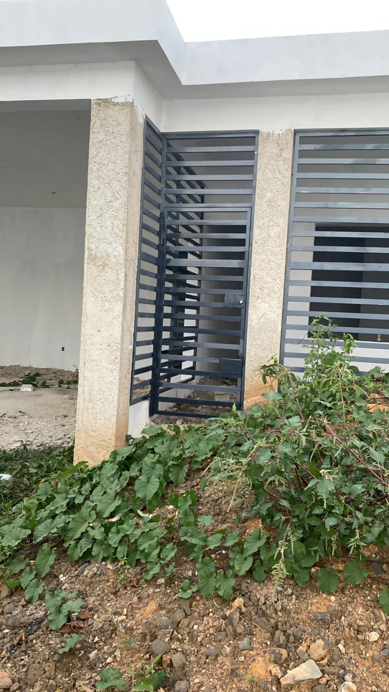 Fabricación de herrería y herrajes — Grupo Industrial RobMat, Zona Este