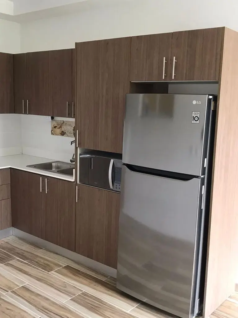 Cocina a medida con acabado hidrófugo en melanina — Grupo Industrial RobMat, Zona Este