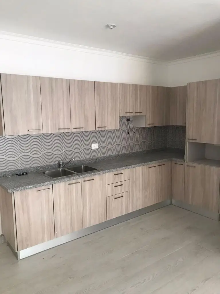 Cocina a medida con acabado hidrófugo en melanina — Grupo Industrial RobMat, Zona Este