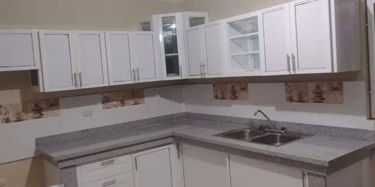 Fabricación de cocina a medida — Grupo Industrial RobMat, Zona Este
