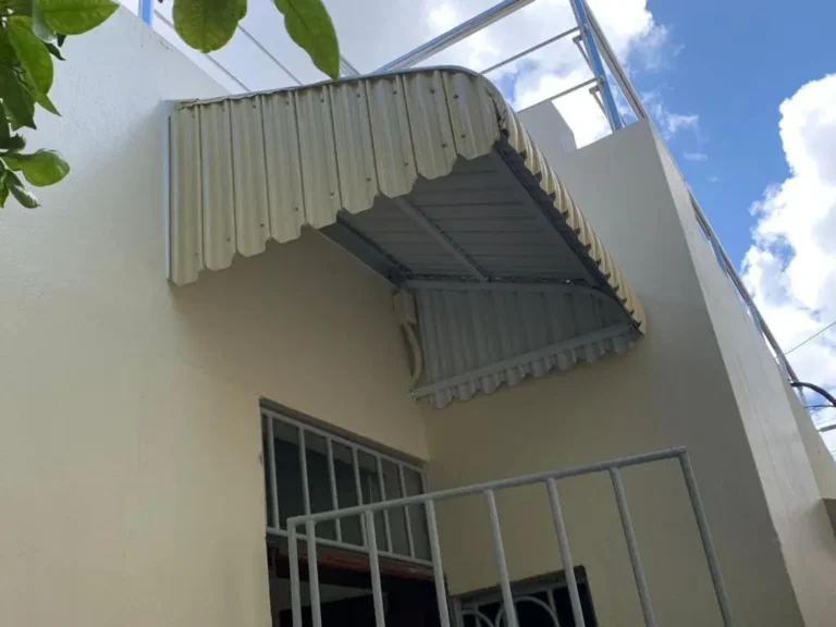 Toldo en aluminio — Grupo Industrial RobMat, Zona Este