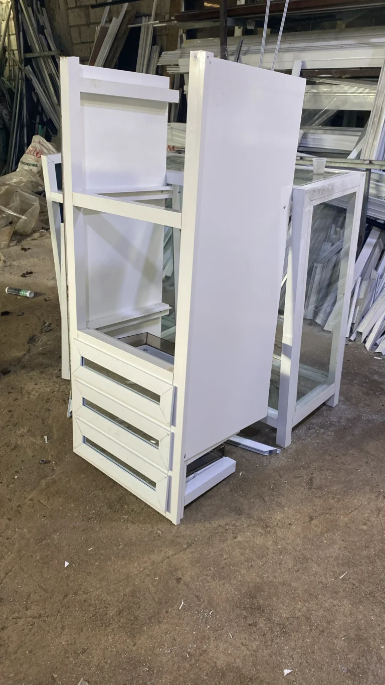 Proyecto de terminaciones e instalación — Grupo Industrial RobMat, Zona Este