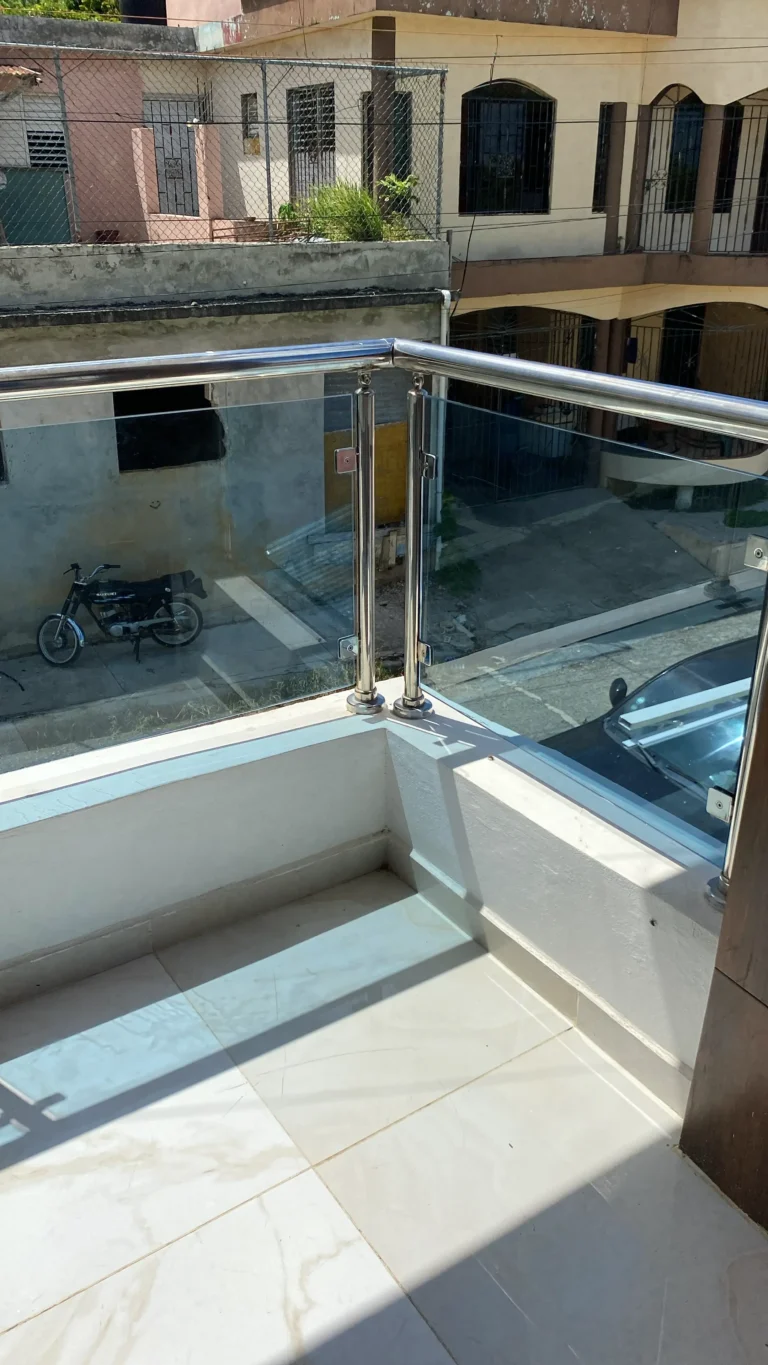 Proyecto de terminaciones e instalación — Grupo Industrial RobMat, Zona Este