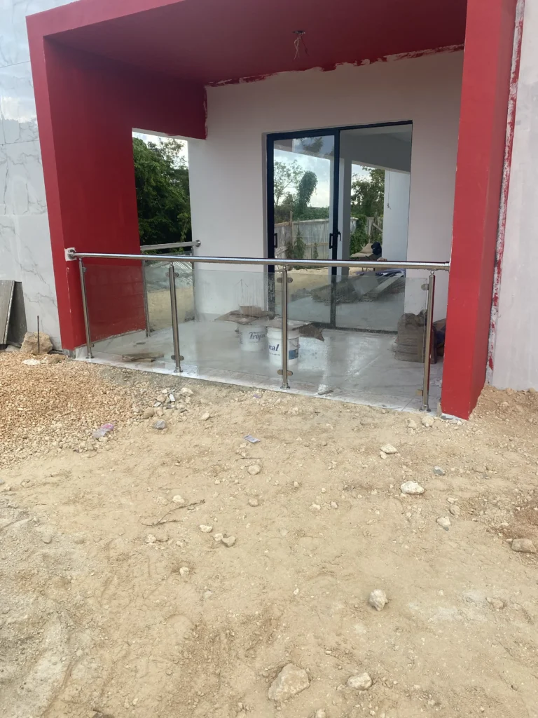 Proyecto de terminaciones e instalación — Grupo Industrial RobMat, Zona Este