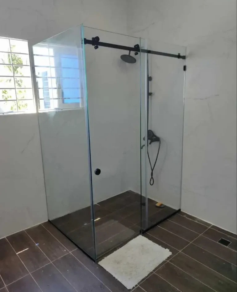 Proyecto de terminaciones e instalación — Grupo Industrial RobMat, Zona Este