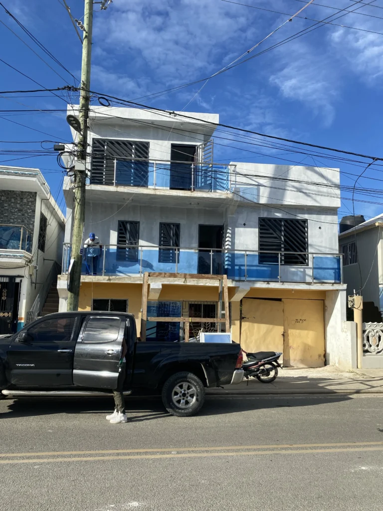 Proyecto de terminaciones e instalación — Grupo Industrial RobMat, Zona Este