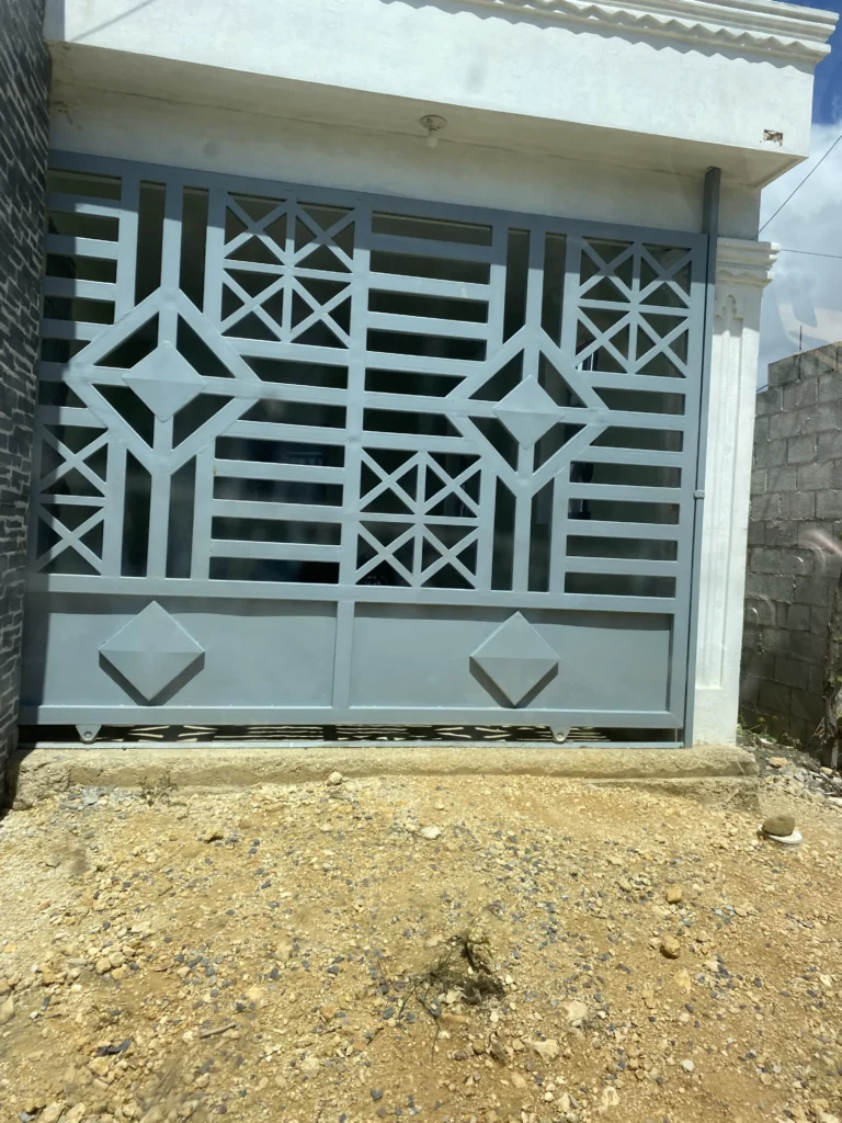 Proyecto de terminaciones e instalación — Grupo Industrial RobMat, Zona Este