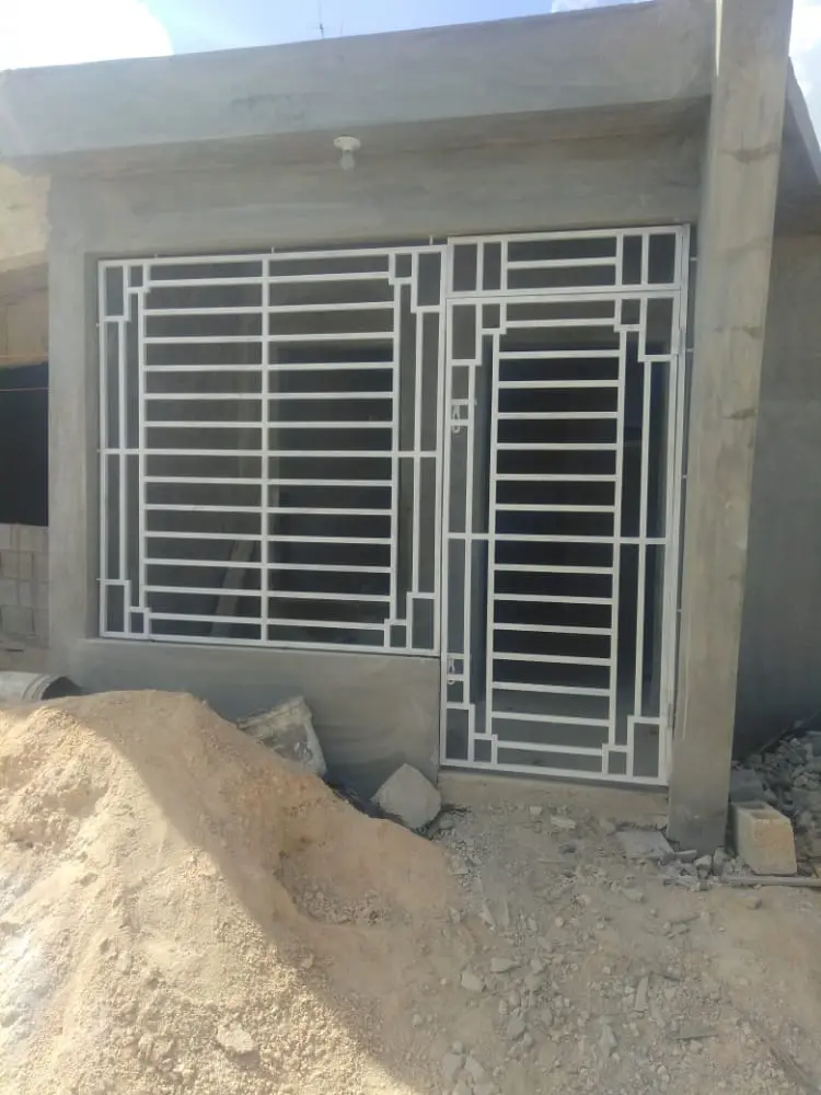 Proyecto de terminaciones e instalación — Grupo Industrial RobMat, Zona Este