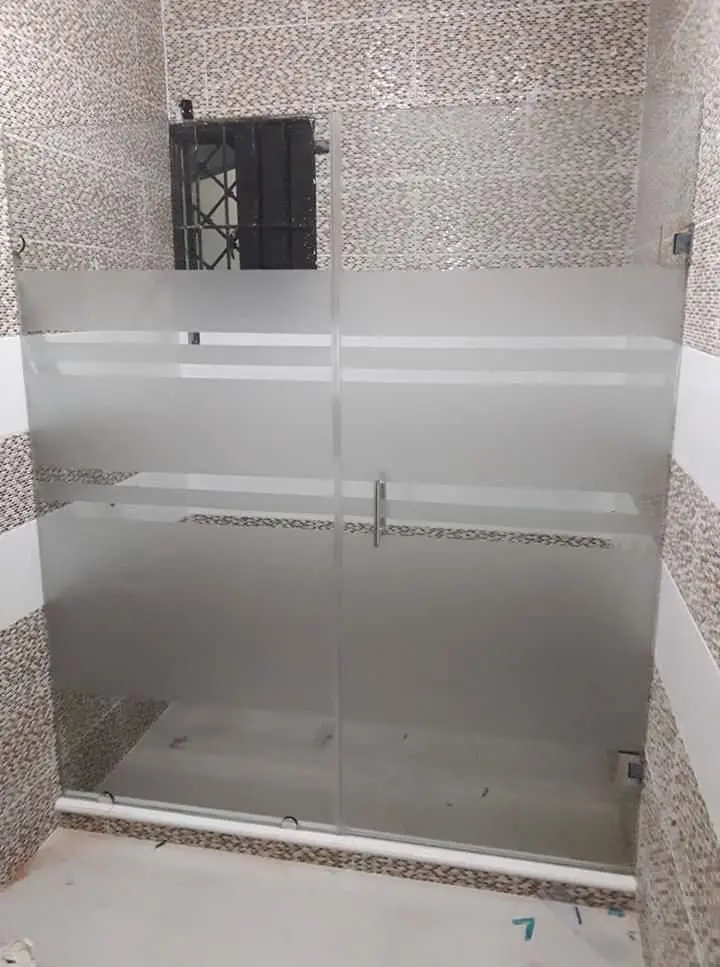 Proyecto de terminaciones e instalación — Grupo Industrial RobMat, Zona Este