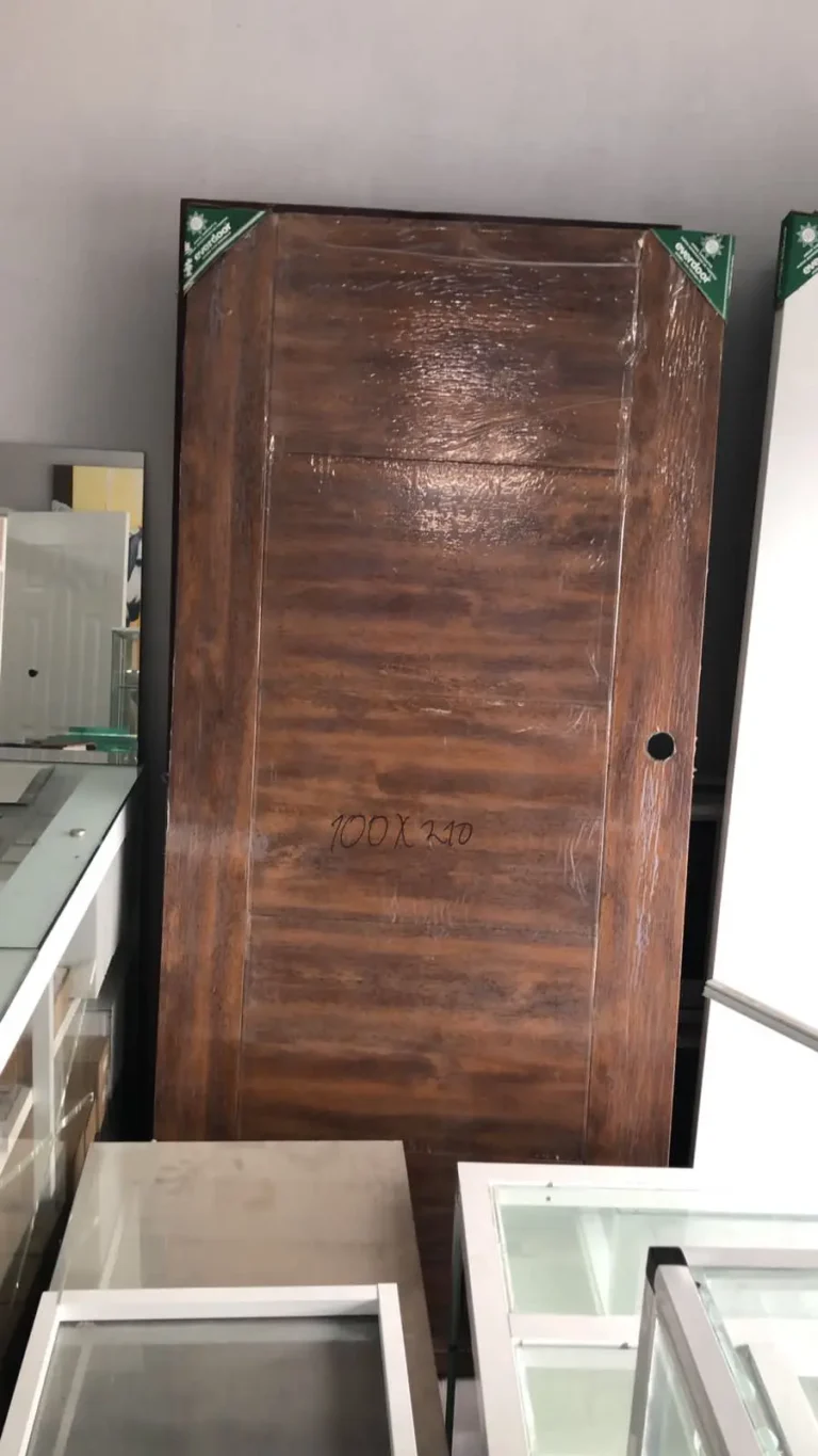 Proyecto de terminaciones e instalación — Grupo Industrial RobMat, Zona Este