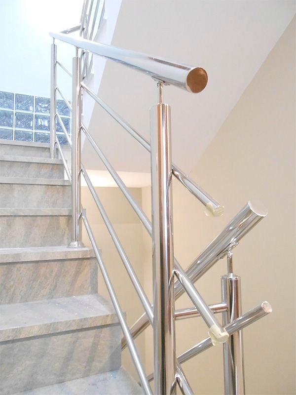 Balcones y barandillas en acero inoxidable — Grupo Industrial RobMat, Zona Este