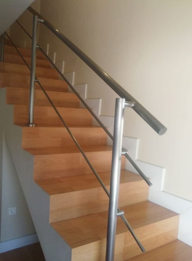 Balcones y barandillas en acero inoxidable — Grupo Industrial RobMat, Zona Este