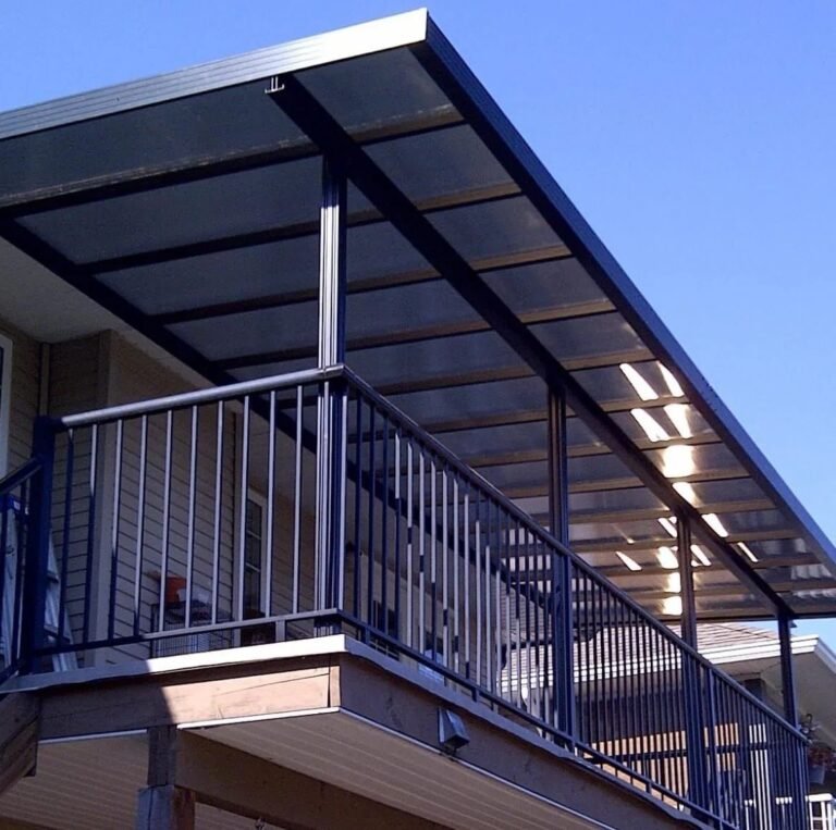 Balcones y barandillas en aluminio — Grupo Industrial RobMat, Zona Este