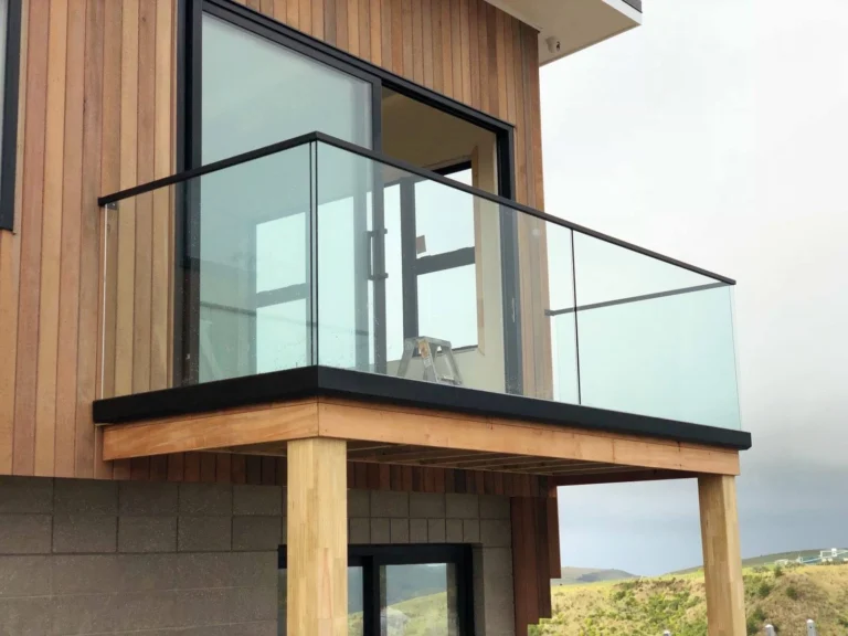 Balcones aluminio y vidrio — Grupo Industrial RobMat, Zona Este