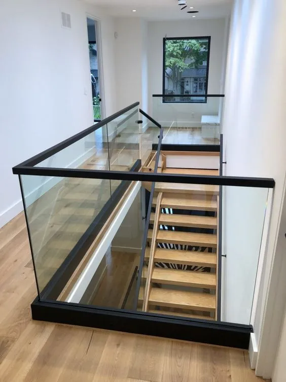 Balcones aluminio y vidrio — Grupo Industrial RobMat, Zona Este
