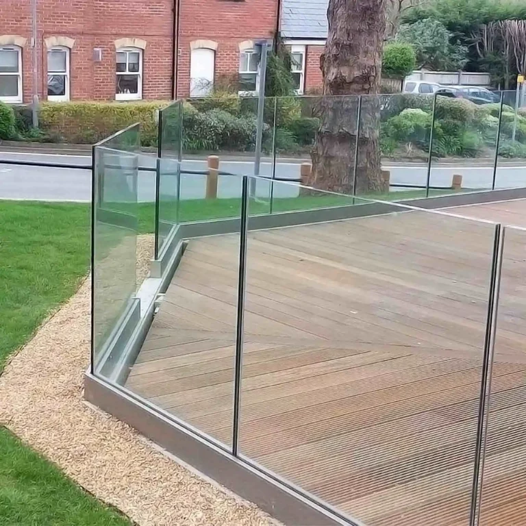 Balcones aluminio y vidrio — Grupo Industrial RobMat, Zona Este