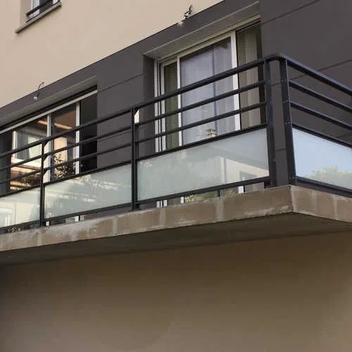 Balcones aluminio y vidrio — Grupo Industrial RobMat, Zona Este