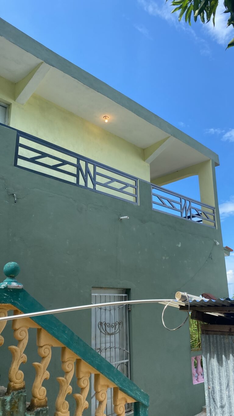 Instalación de balcones y barandillas — Grupo Industrial RobMat, Zona Este