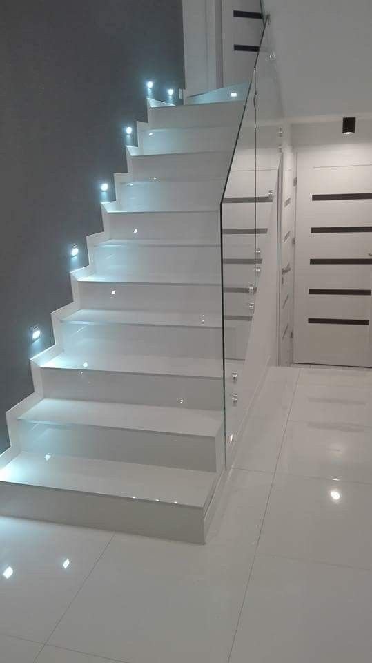 Balcones y barandillas en vidrio templado — Grupo Industrial RobMat, Zona Este