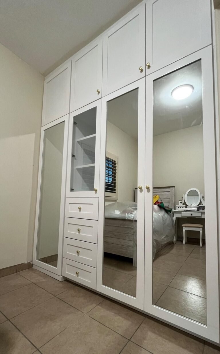 Closets en aluminio — Grupo Industrial RobMat, Zona Este