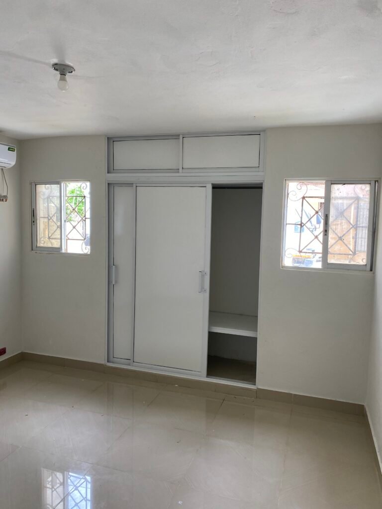 Closets en aluminio — Grupo Industrial RobMat, Zona Este