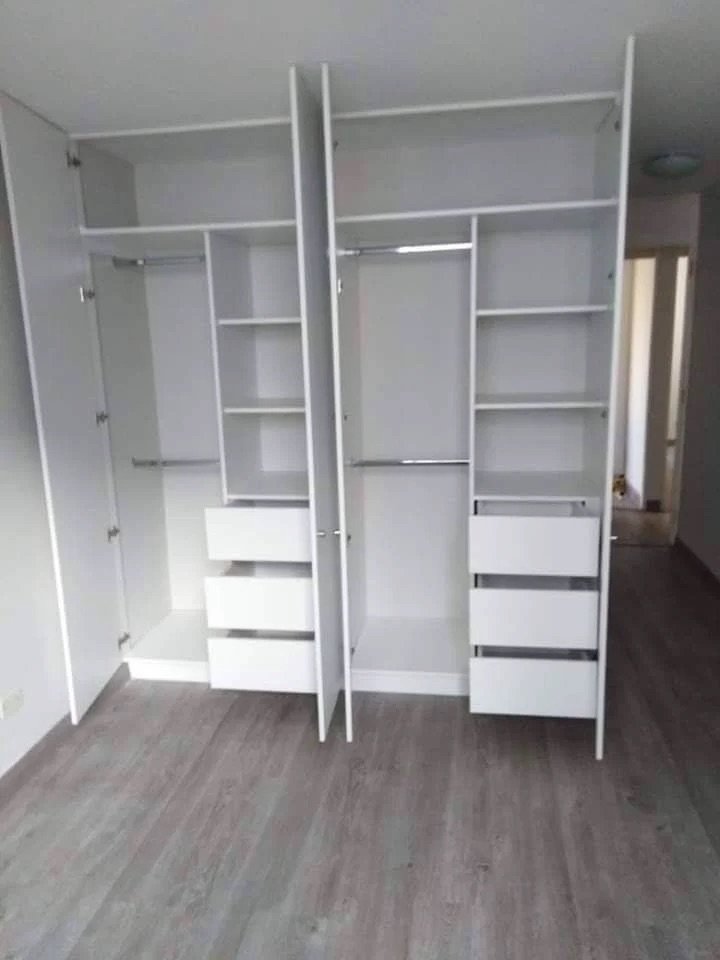 Closets empotrados — Grupo Industrial RobMat, Zona Este