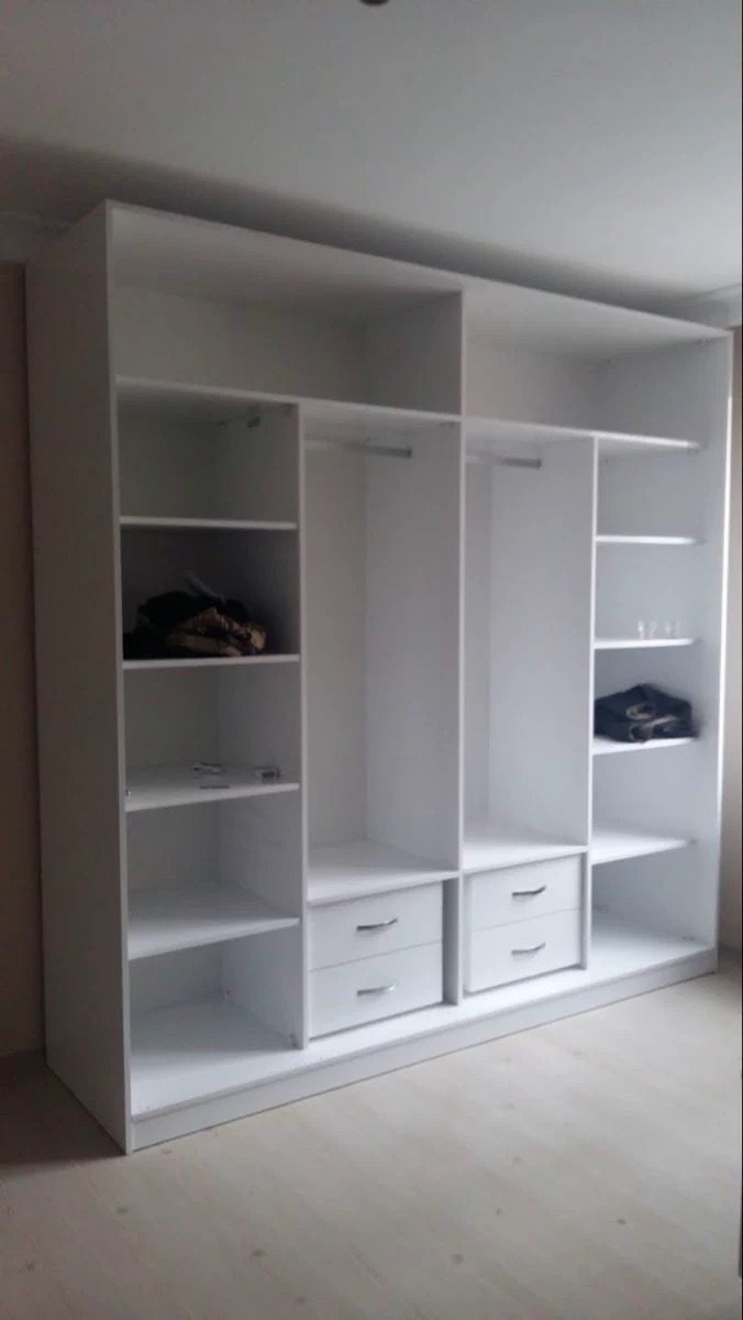 Closets empotrados — Grupo Industrial RobMat, Zona Este