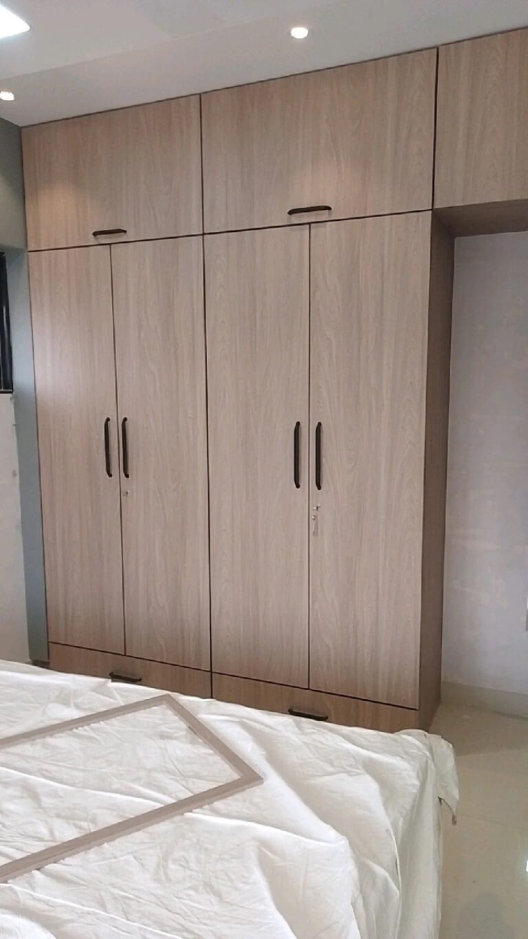 Closets modulares — Grupo Industrial RobMat, Zona Este