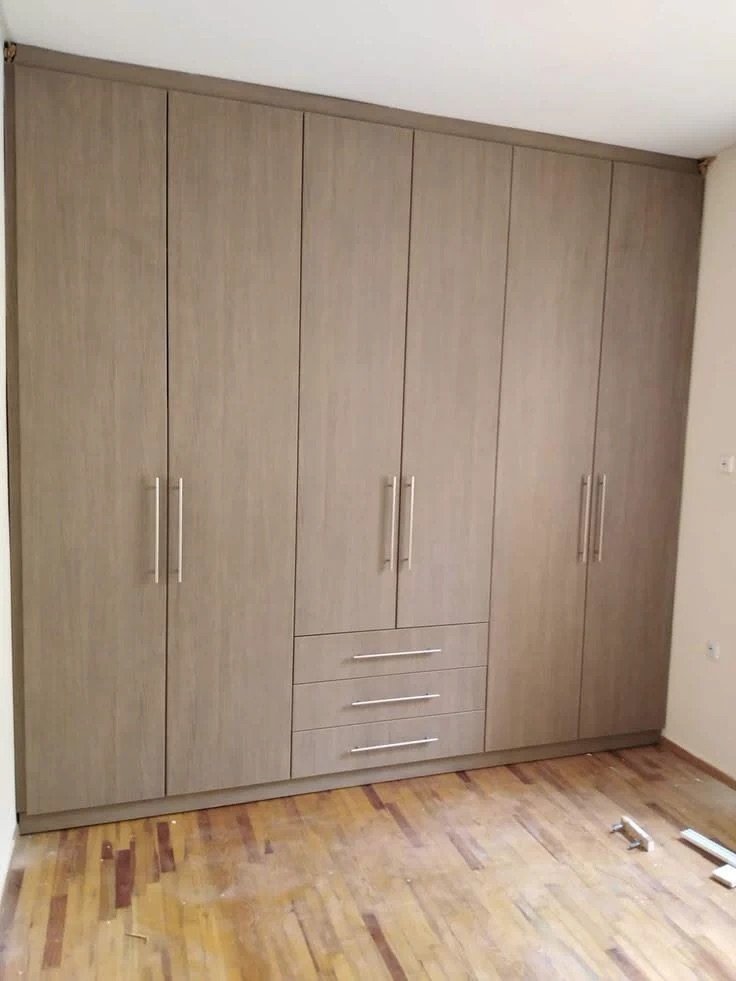 Closets modulares — Grupo Industrial RobMat, Zona Este