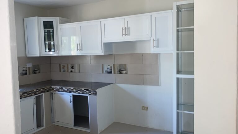 Cocinas en aluminio y cristal — Grupo Industrial RobMat, Zona Este