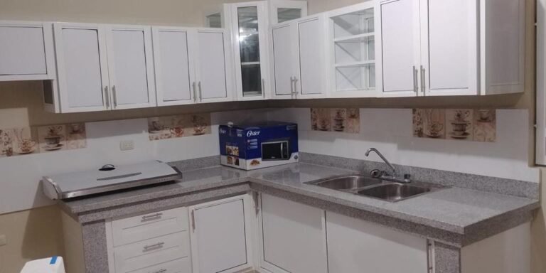 Cocinas en aluminio y cristal — Grupo Industrial RobMat, Zona Este