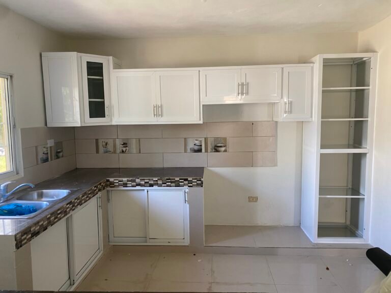 Cocinas en aluminio y cristal — Grupo Industrial RobMat, Zona Este