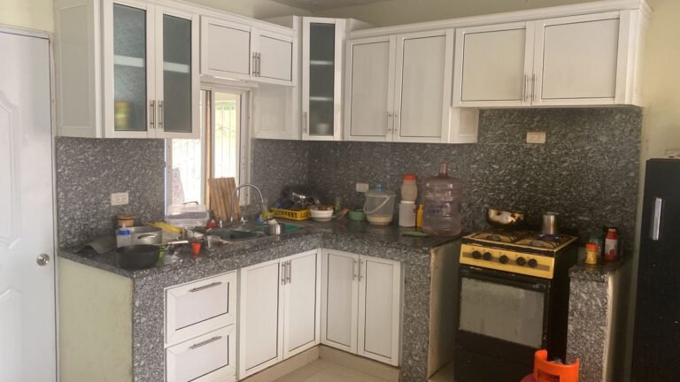 Cocinas en aluminio y cristal — Grupo Industrial RobMat, Zona Este