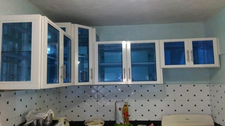 Instalación de cocinas — Grupo Industrial RobMat, Zona Este