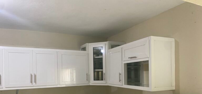Instalación de cocinas — Grupo Industrial RobMat, Zona Este