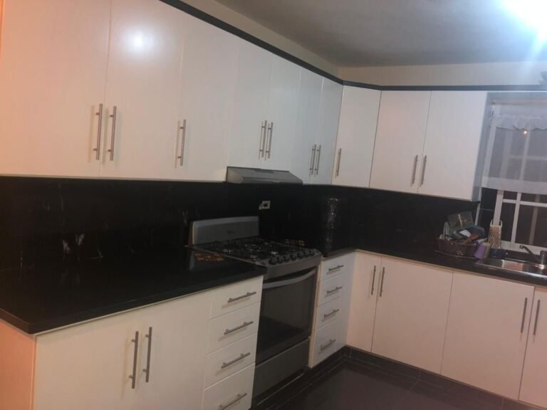 Instalación de cocinas — Grupo Industrial RobMat, Zona Este
