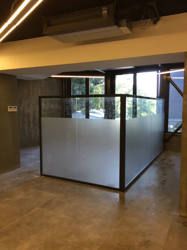 Divisiones comerciales — Grupo Industrial RobMat, Zona Este