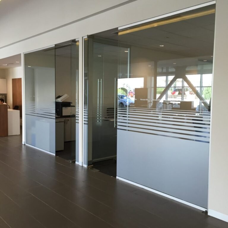 Fachadas comerciales — Grupo Industrial RobMat, Zona Este