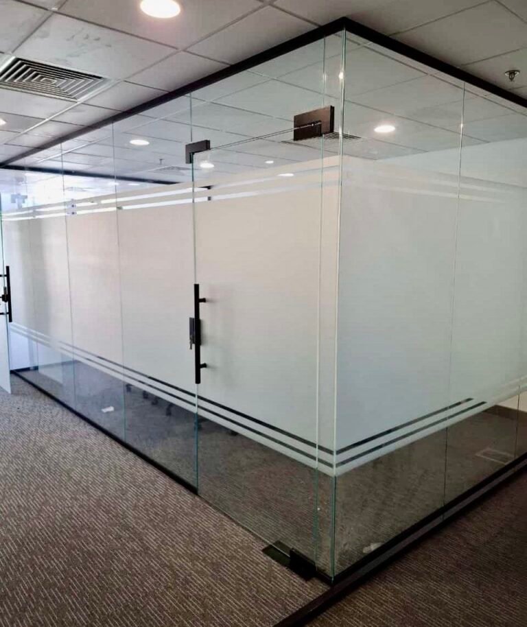 Fachadas comerciales — Grupo Industrial RobMat, Zona Este