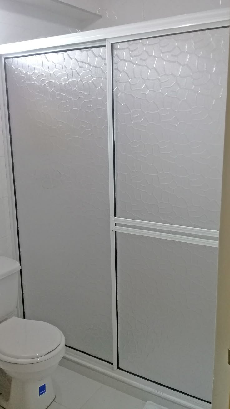 Mamparas para baños — Grupo Industrial RobMat, Zona Este