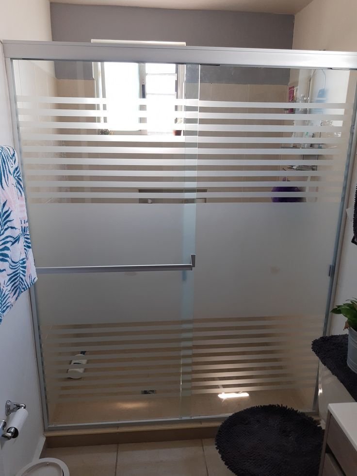 Mamparas para baños — Grupo Industrial RobMat, Zona Este