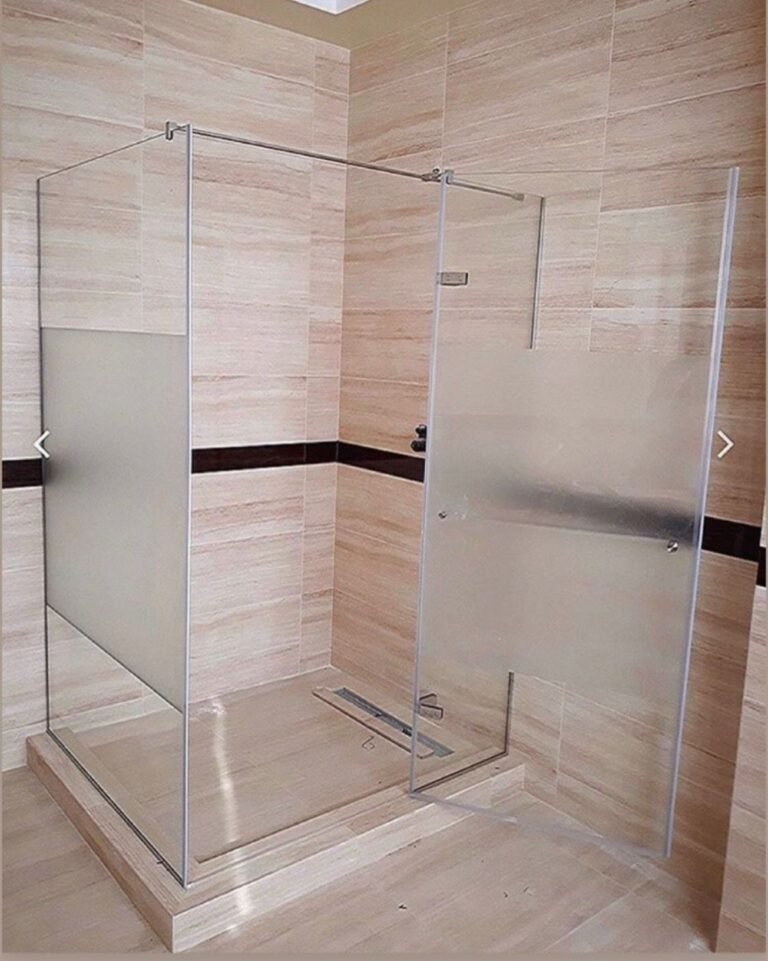 Mamparas para baños — Grupo Industrial RobMat, Zona Este