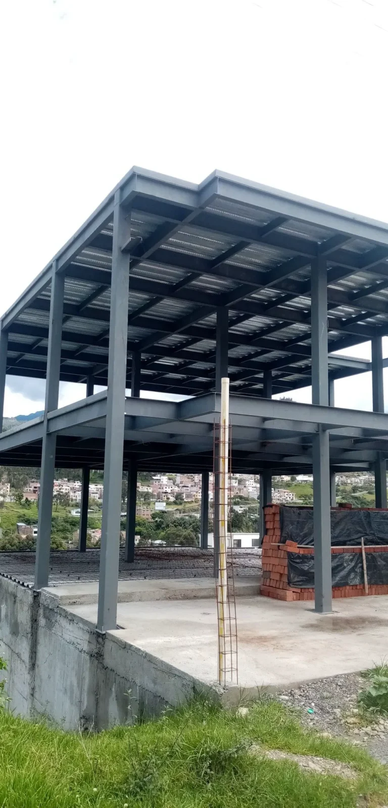 Estructuras metálicas — Grupo Industrial RobMat, Zona Este
