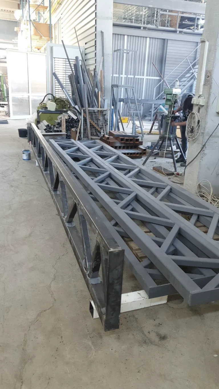 Instalación de herrería — Grupo Industrial RobMat, Zona Este