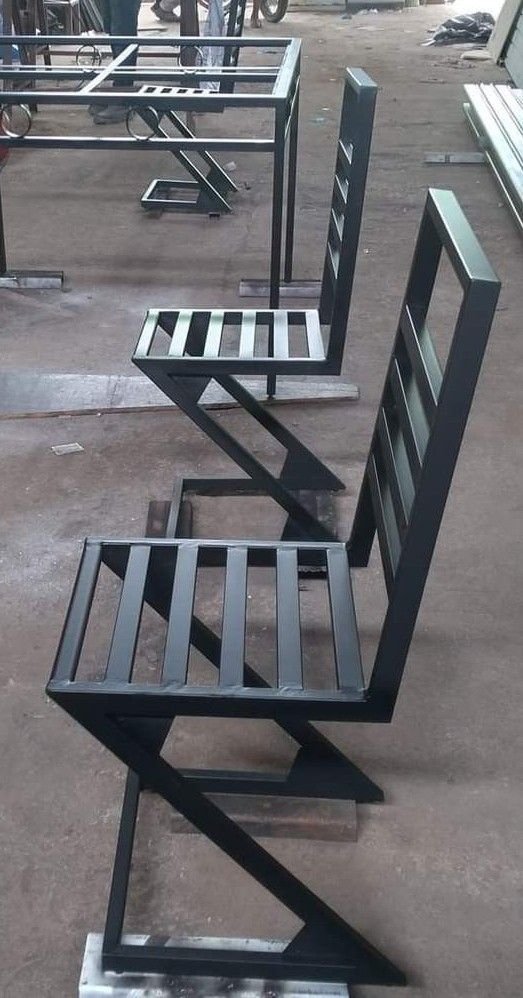 Muebles y utilería en metal — Grupo Industrial RobMat, Zona Este
