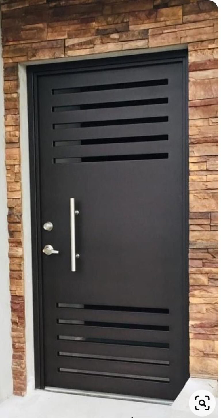 Puertas metálicas — Grupo Industrial RobMat, Zona Este