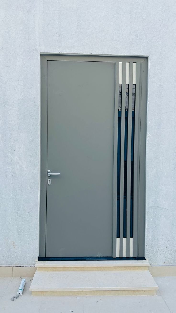 Puertas metálicas — Grupo Industrial RobMat, Zona Este