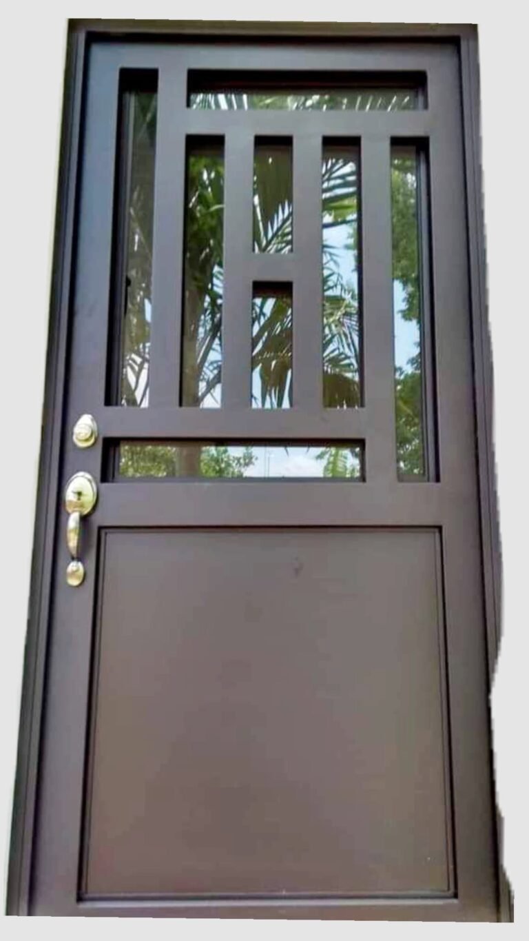 Puertas metálicas — Grupo Industrial RobMat, Zona Este