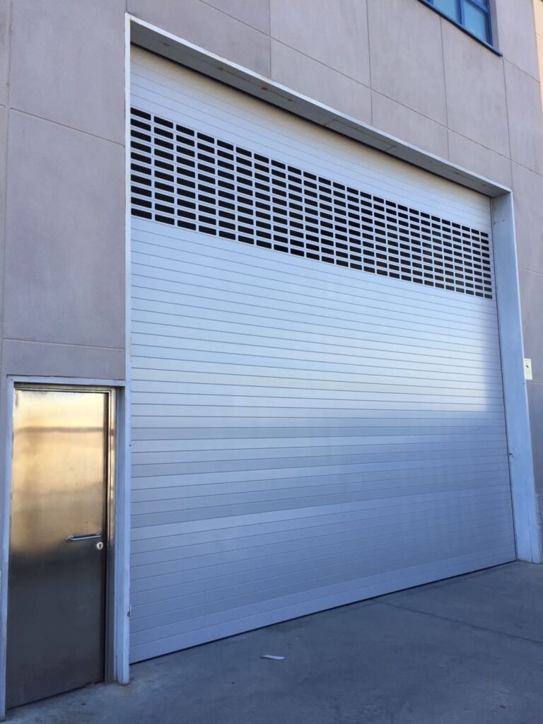 Shutters comerciales — Grupo Industrial RobMat, Zona Este